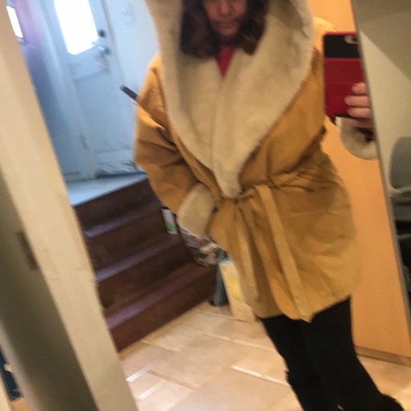 Cayenne suede sheepskin coat fur collar and cuffs - Picture 11 of 16